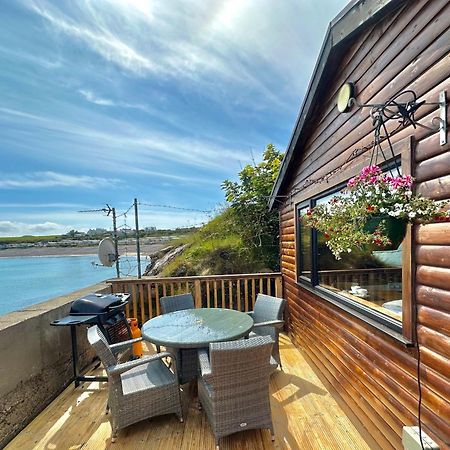 Cosy Portmor Log Cabin- Sea Views, Deck & Relaxation Malin Head المظهر الخارجي الصورة