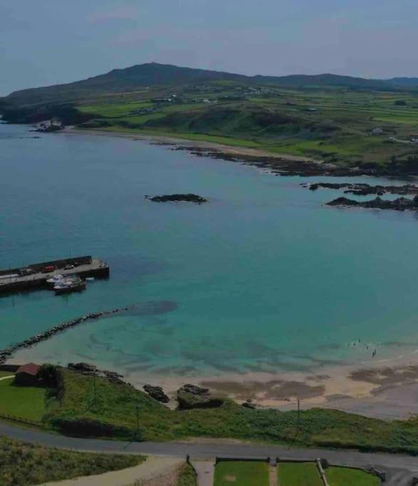 Cosy Portmor Log Cabin- Sea Views, Deck & Relaxation Malin Head المظهر الخارجي الصورة