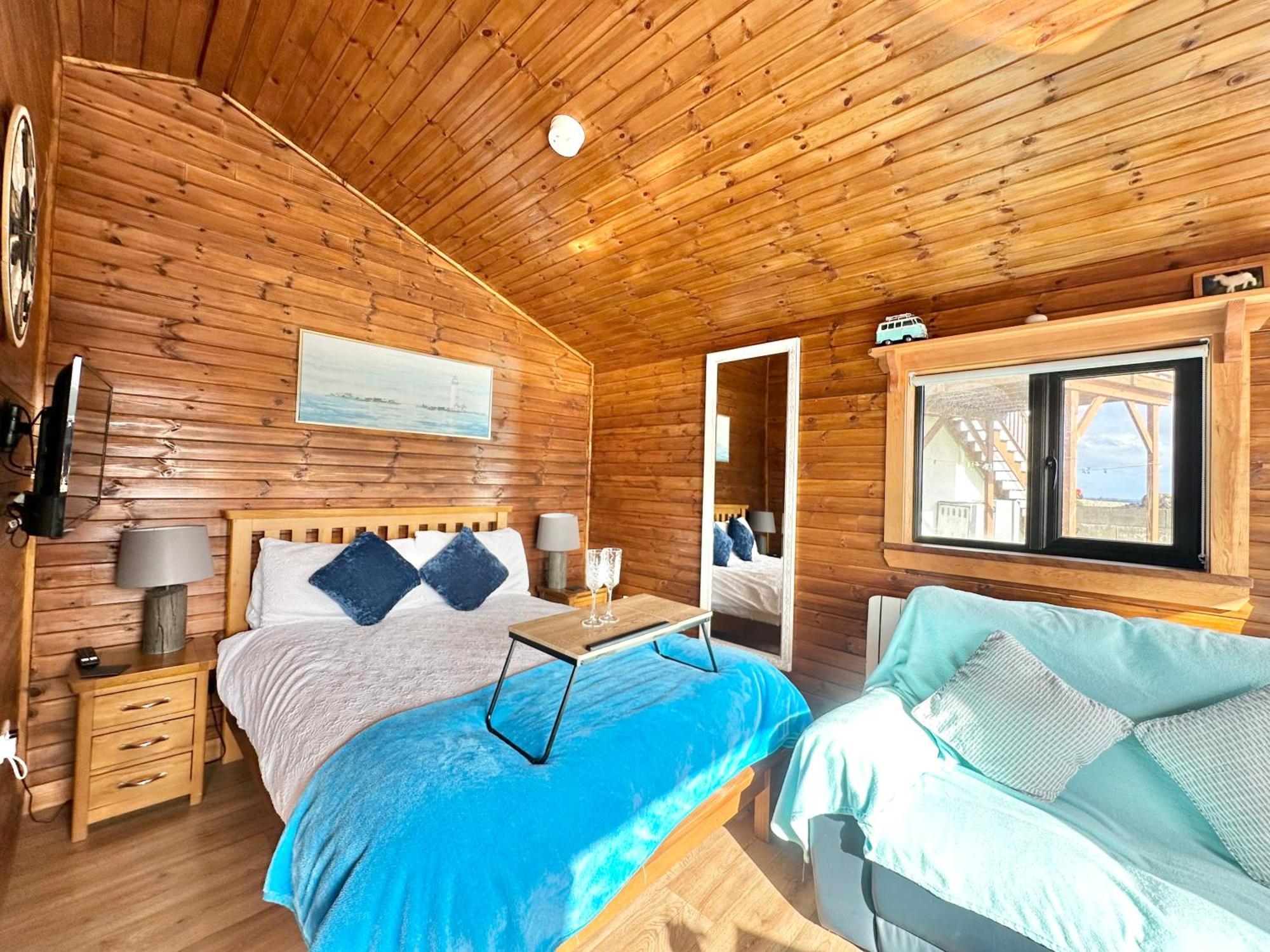 Cosy Portmor Log Cabin- Sea Views, Deck & Relaxation Malin Head المظهر الخارجي الصورة